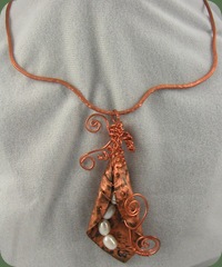 pearl pod necklace on wire